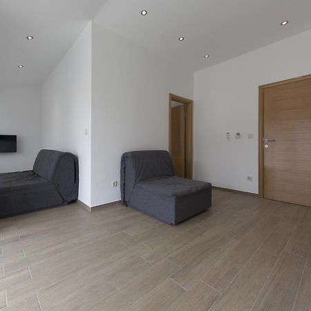 Apartments Villa Klara Baška Voda Eksteriør bilde