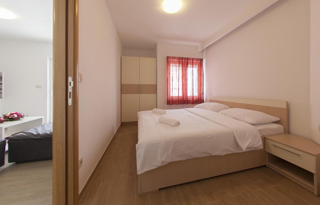 Apartments Villa Klara Baška Voda Eksteriør bilde