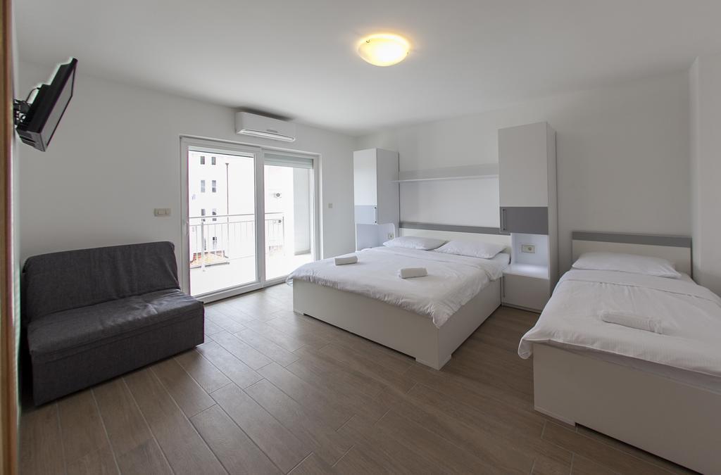 Apartments Villa Klara Baška Voda Eksteriør bilde