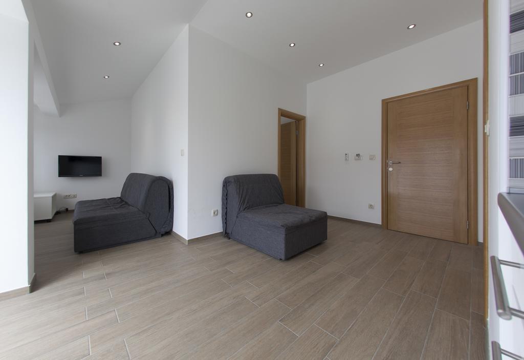 Apartments Villa Klara Baška Voda Eksteriør bilde