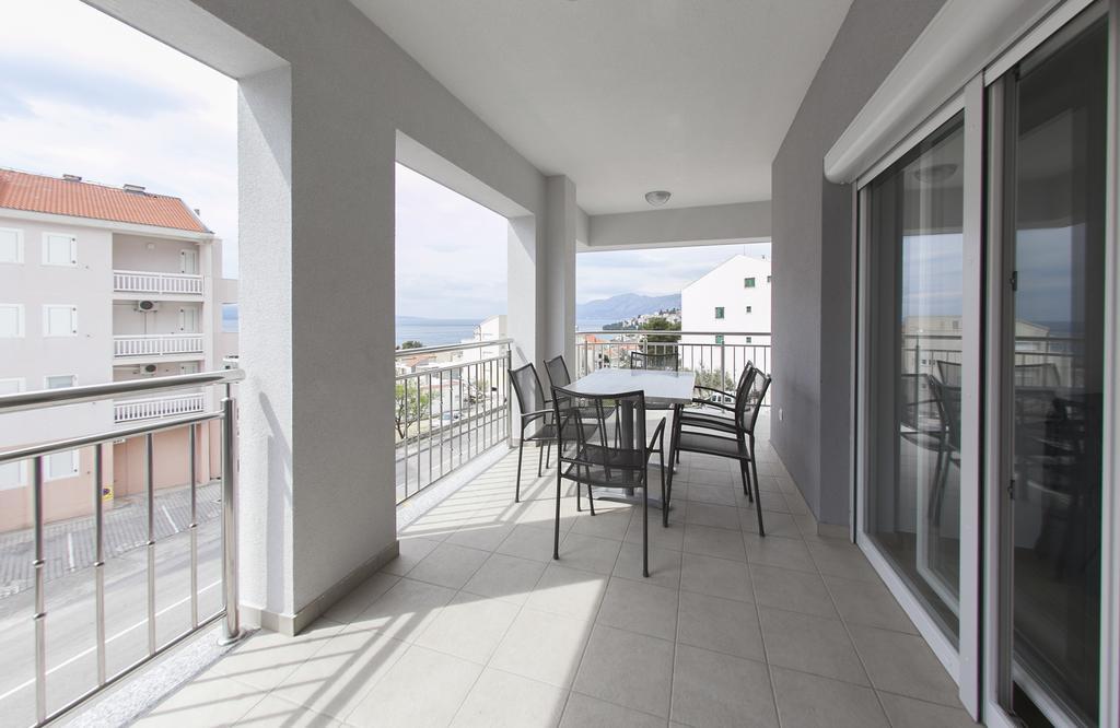 Apartments Villa Klara Baška Voda Eksteriør bilde