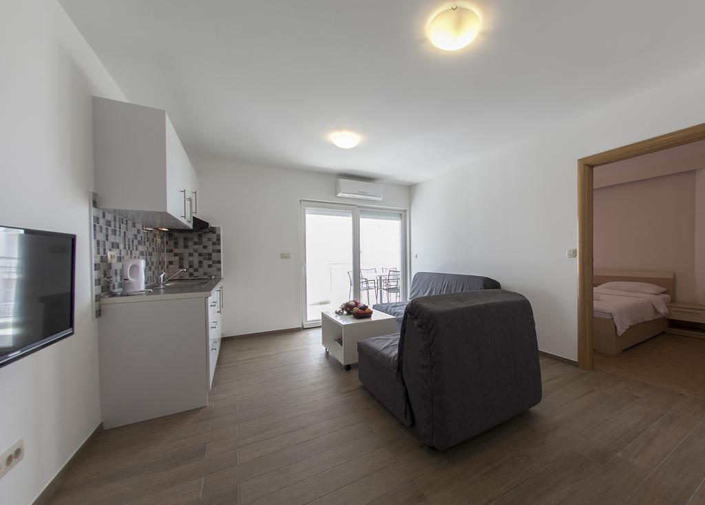 Apartments Villa Klara Baška Voda Eksteriør bilde
